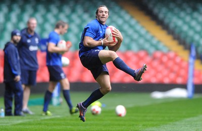 05.11.10 -Wales Rugby Captains Run - Will Harries during training. 