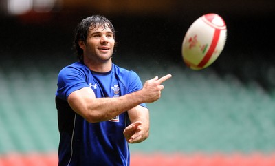 05.11.10 -Wales Rugby Captains Run - Mike Phillips during training. 