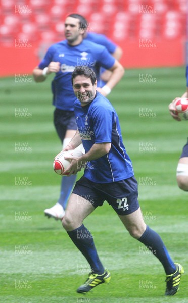 05.11.10 Wales rugby training... Stephen Jones all smiles during training... 