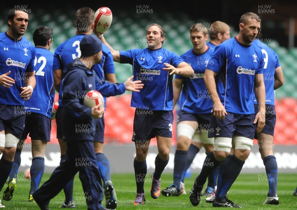 05.11.10 -Wales Rugby Captains Run - Will Harries during training. 