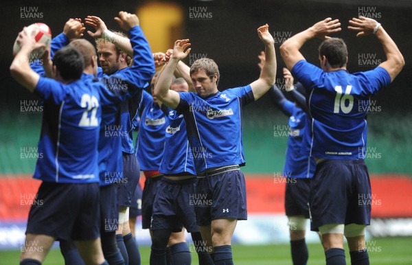 05.11.10 -Wales Rugby Captains Run - Andrew Bishop during training. 
