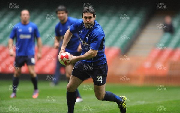 05.11.10 -Wales Rugby Captains Run - Stephen Jones during training. 