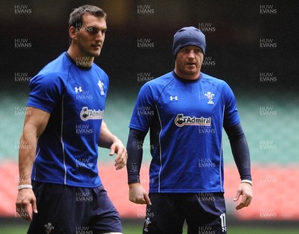 05.11.10 -Wales Rugby Captains Run - Sam Warburton and Martyn Williams during training. 
