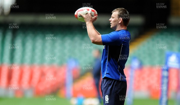 05.11.10 -Wales Rugby Captains Run - Matthew Rees during training. 
