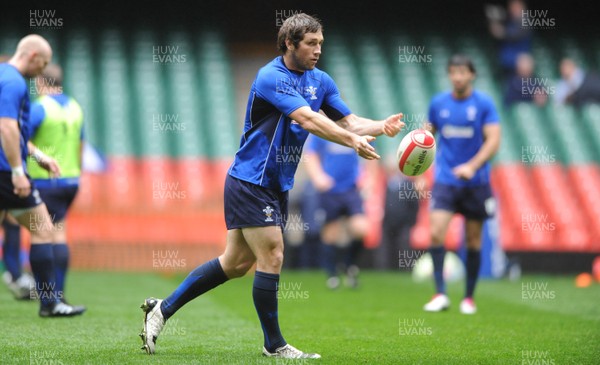 05.11.10 -Wales Rugby Captains Run - Andrew Bishop during training. 