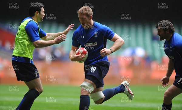 05.11.10 -Wales Rugby Captains Run - Bradley Davies during training. 
