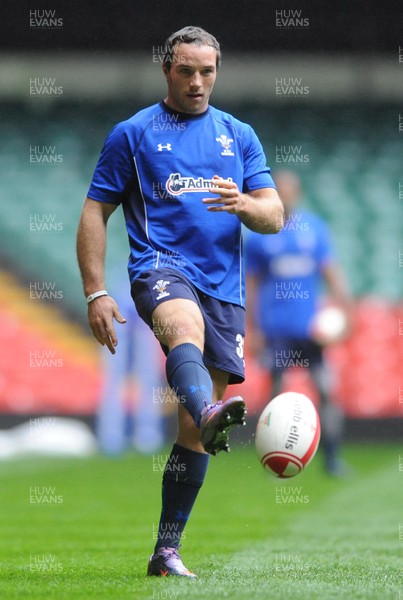 05.11.10 -Wales Rugby Captains Run - Will Harries during training. 