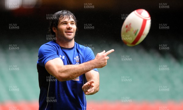 05.11.10 -Wales Rugby Captains Run - Mike Phillips during training. 