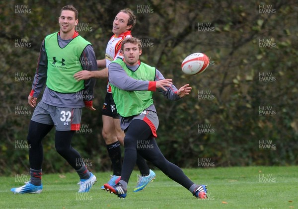 051113 - Wales Rugby Training - Leigh Halfpenny during training