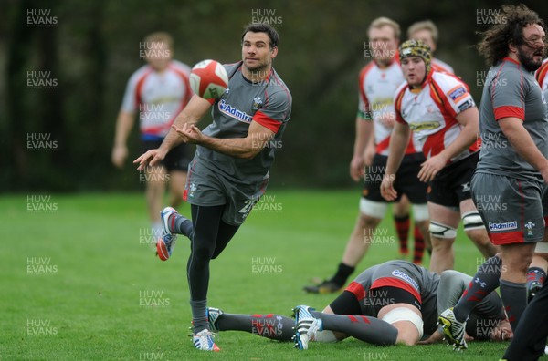 051113 - Wales Rugby Training - Mike Phillips during training