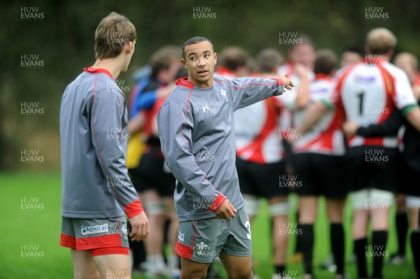 051113 - Wales Rugby Training - Liam Williams(L) and Eli Walker during training