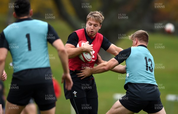 051118 - Wales Rugby Training - Tyler Morgan during training