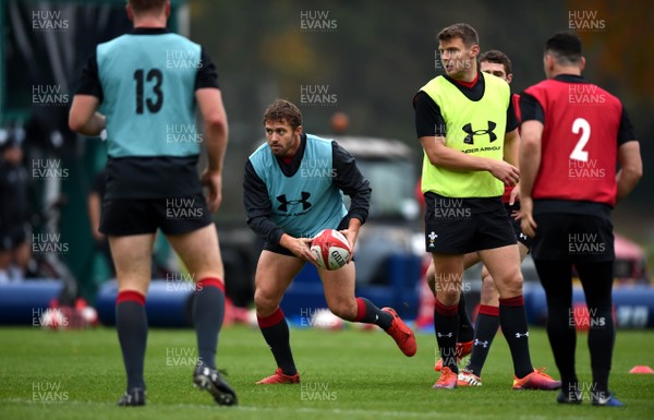 051118 - Wales Rugby Training - Leigh Halfpenny during training
