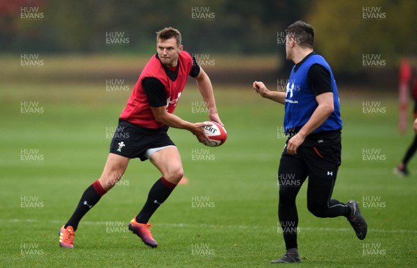 051118 - Wales Rugby Training - Dan Biggar during training