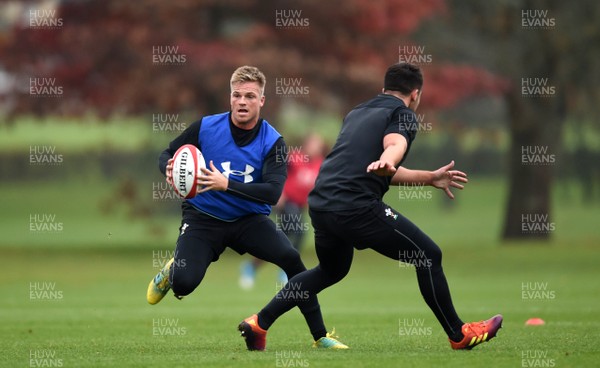 051118 - Wales Rugby Training - Gareth Anscombe during training