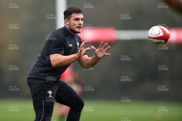 051118 - Wales Rugby Training - Ellis Jenkins during training
