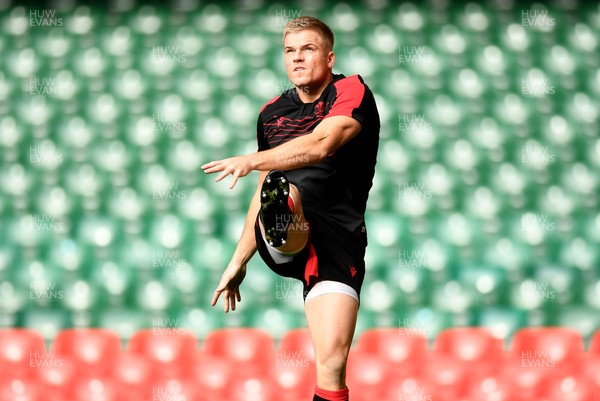 051121 - Wales Rugby Training - Gareth Anscombe during training