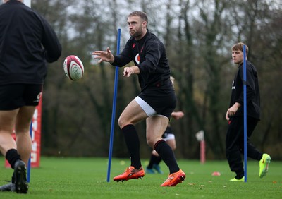 051125 - Wales Rugby Training in the week leading up to their first Quilter Autumn Nations Series against Argentina - Max Llewellyn during training