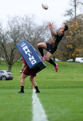 051125 - Wales Rugby Training in the week leading up to their first Quilter Autumn Nations Series against Argentina - Louis Rees-Zammit during training