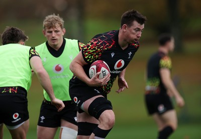 051125 - Wales Rugby Training in the week leading up to their first Quilter Autumn Nations Series against Argentina - Adam Beard during training