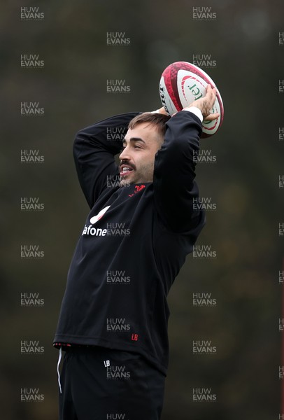 051125 - Wales Rugby Training in the week leading up to their first Quilter Autumn Nations Series against Argentina - Liam Belcher during training