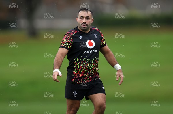 051125 - Wales Rugby Training in the week leading up to their first Quilter Autumn Nations Series against Argentina - Liam Belcher during training