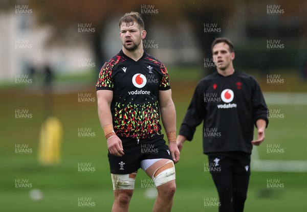 051125 - Wales Rugby Training in the week leading up to their first Quilter Autumn Nations Series against Argentina - Olly Cracknell during training