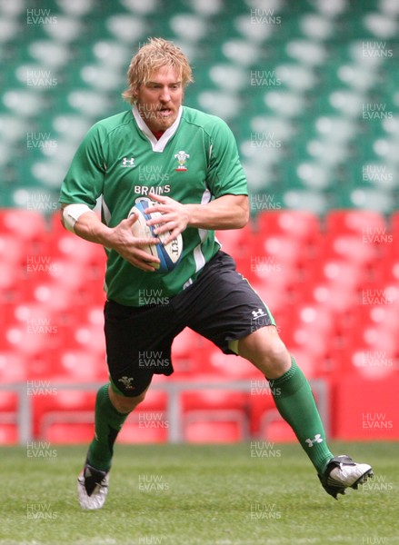 06.02.09 - Wales Rugby Training - Andy Powell during training 