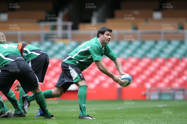 06.02.09 - Wales Rugby Training... Scrum-half Dwayne Peel passes. 