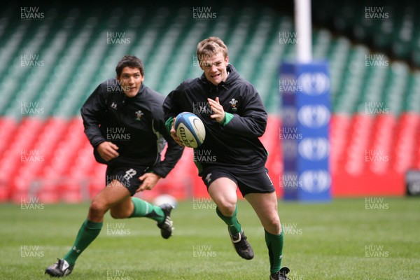 06.02.09 - Wales Rugby Training... Dwayne Peel(with ball) and James Hook during training. 