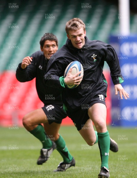 06.02.09 - Wales Rugby Training... Dwayne Peel(with ball) and James Hook during training. 