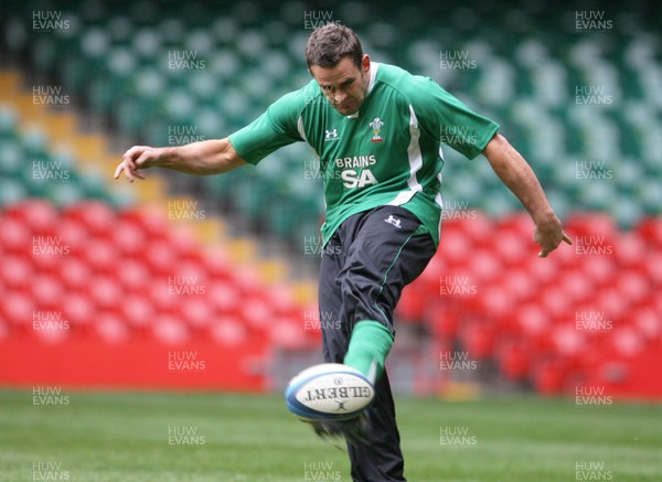 06.02.09 - Wales Rugby Training... Full-back Lee Byrne kicks the ball. 