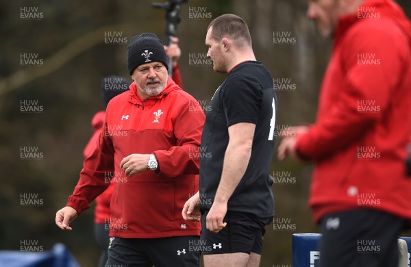 060218 - Wales Rugby Training - Warren Gatland and Ken Owens during training