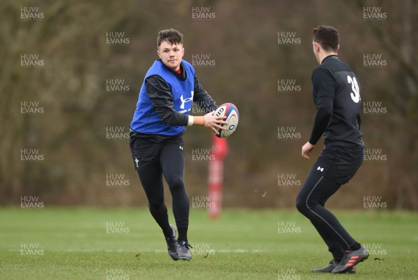 060218 - Wales Rugby Training - Steff Evans during training