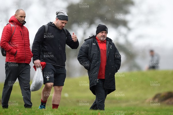 060218 - Wales Rugby Training - Rob Evans and Warren Gatland during training