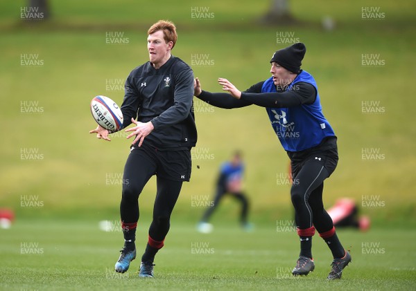 060218 - Wales Rugby Training - Rhys Patchell during training
