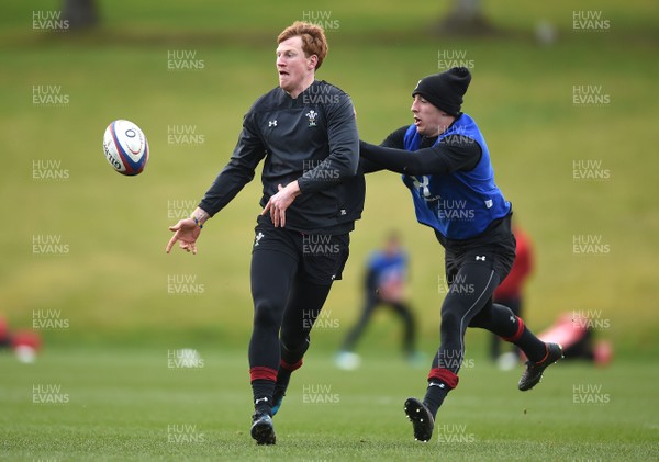 060218 - Wales Rugby Training - Rhys Patchell during training