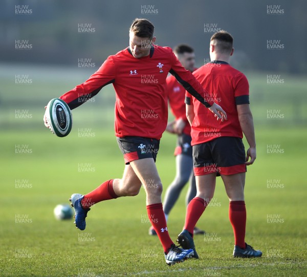 060220 - Wales Rugby Training - Dan Biggar during training