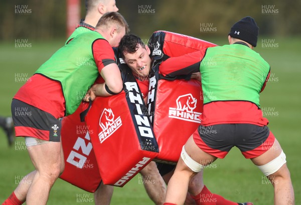 060220 - Wales Rugby Training - Ryan Elias during training