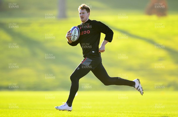 060223 - Wales Rugby Training - Rhys Patchell during training