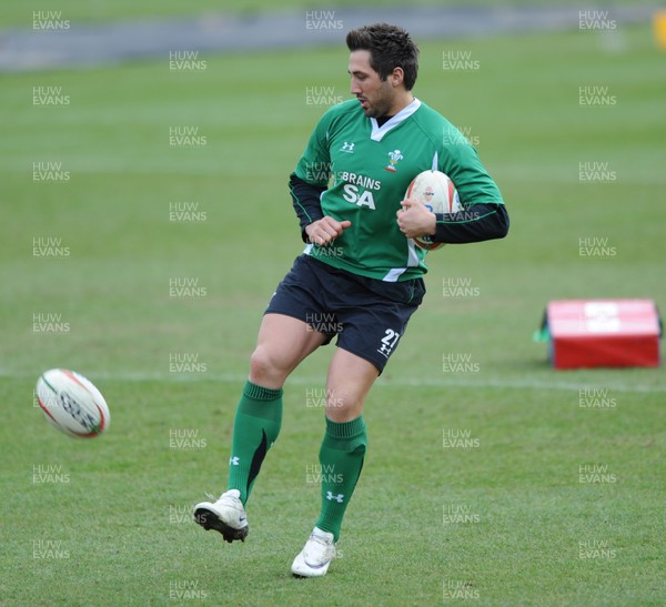 06.03.09 - Wales Rugby Training - Gavin Henson in action during training. 