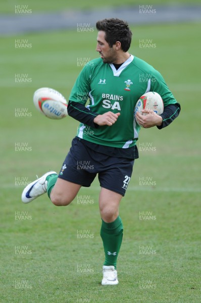 06.03.09 - Wales Rugby Training - Gavin Henson in action during training. 