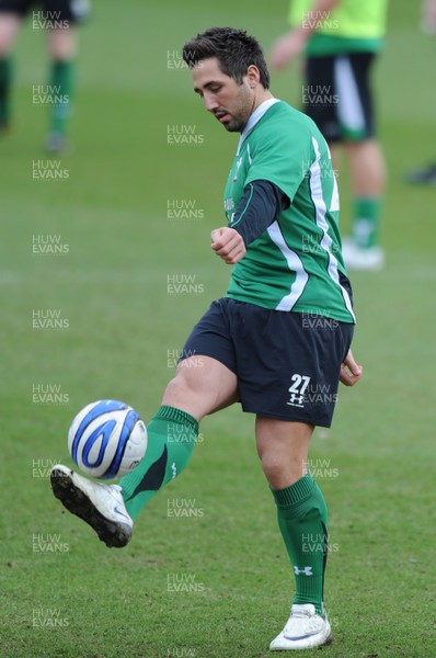 06.03.09 - Wales Rugby Training - Gavin Henson plays with a football during training. 