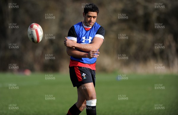 060312 - Wales Rugby Training -Toby Faletau during training