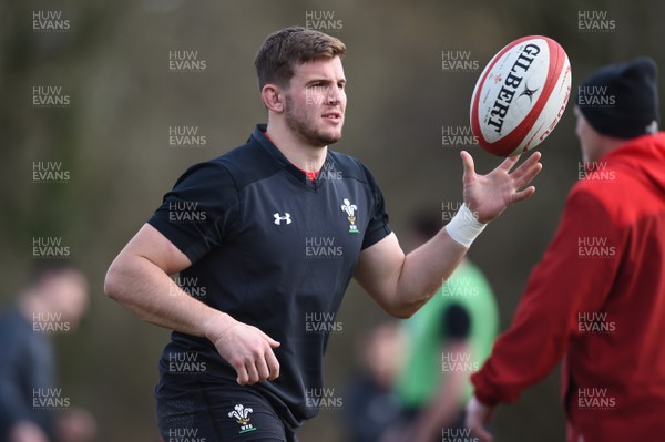 060318 - Wales Rugby Training - Elliot Dee during training