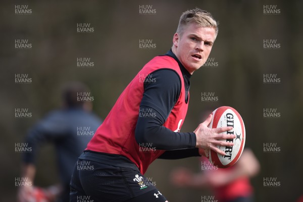 060318 - Wales Rugby Training - Gareth Anscombe during training
