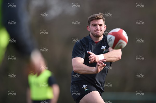 060318 - Wales Rugby Training - Elliot Dee during training