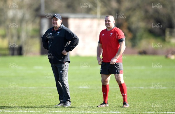 060320 - Wales Rugby Training - Wayne Pivac and Ken Owens during training