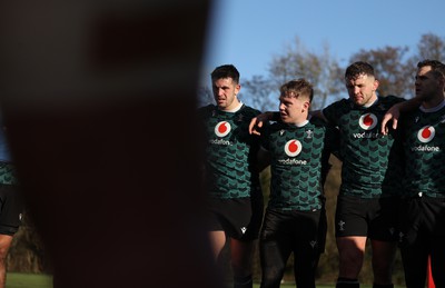 060324 - Wales Rugby Training in the week leading up to their 6 Nations game with France - Sam Costelow during training