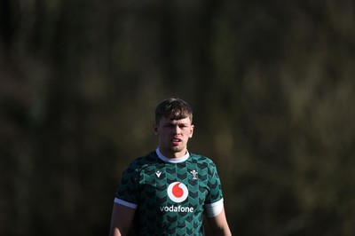 060324 - Wales Rugby Training in the week leading up to their 6 Nations game with France - Alex Mann during training